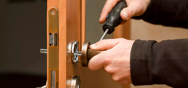 Locked Out of Your House Anjou